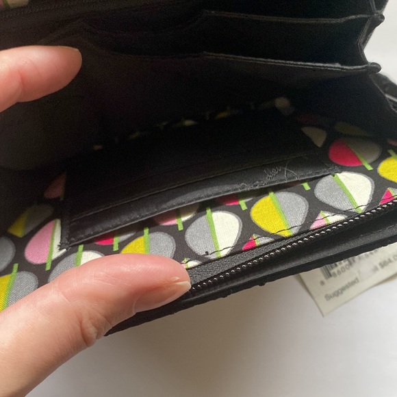 NWT Vera Bradley zip-around black quilted wristlet wallet - Picture 9 of 9